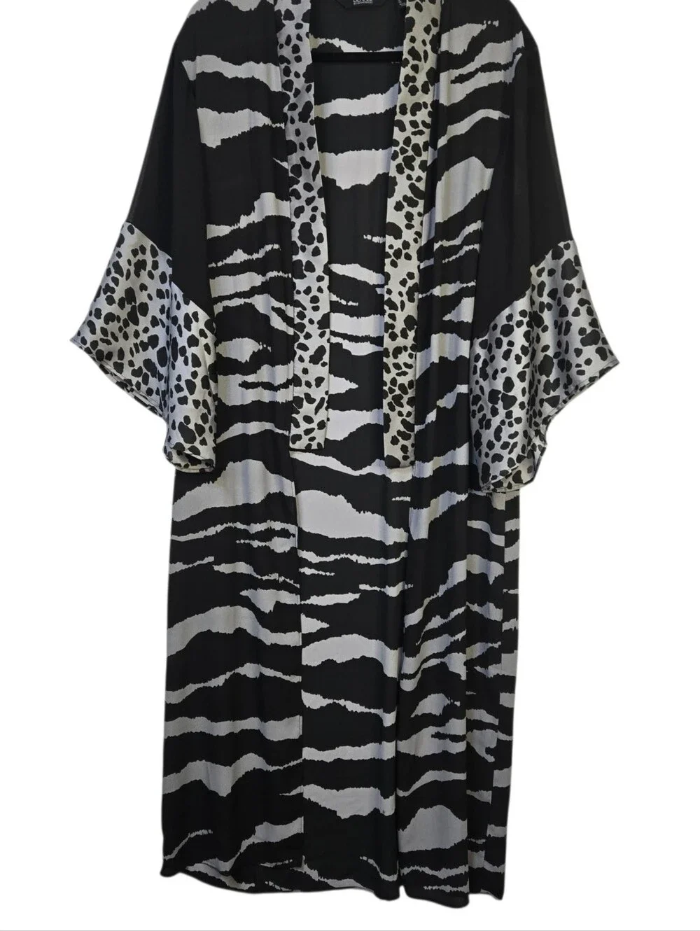 Dennis Basso Size XS Black&Silver  Animal-Print Robe/kimono/Beach Cover-up